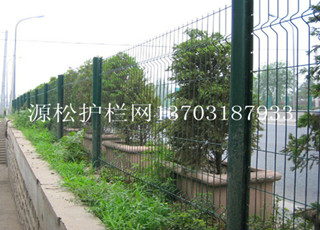 桃型柱護(hù)欄網(wǎng)