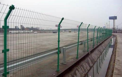高速公路護欄網(wǎng)