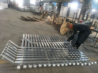 高速公路護(hù)欄網(wǎng)