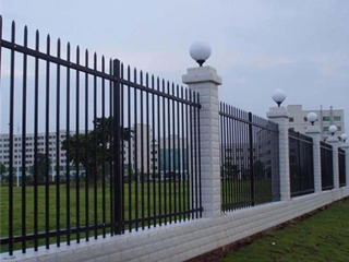 廠區(qū)圍墻護欄6